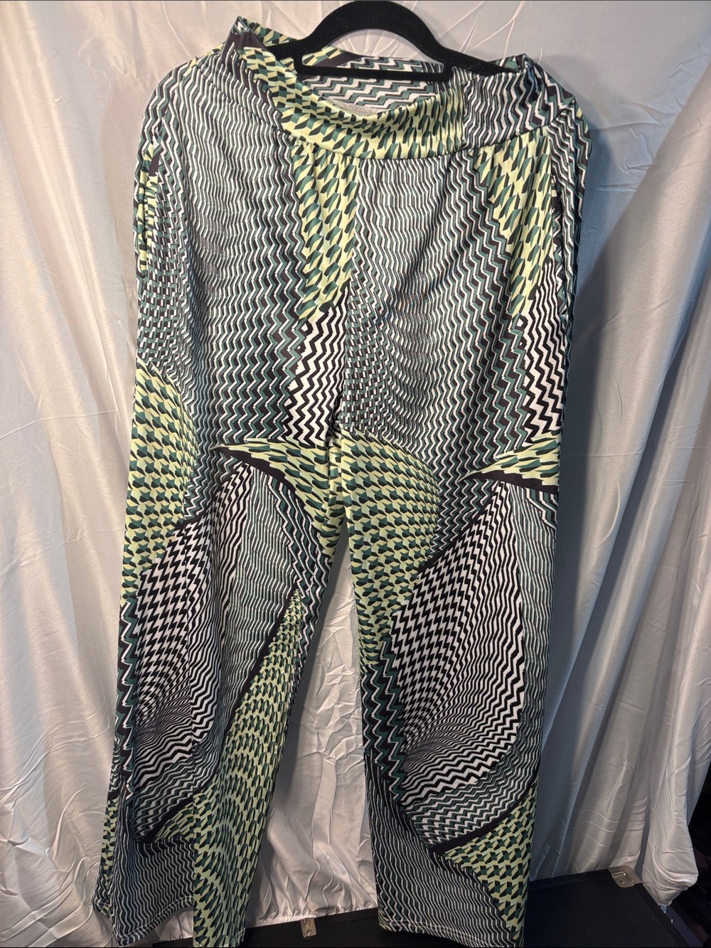 Patterned Wide-Leg Trousers in Mint, Black & White